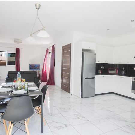Broadway Villas Protaras Bagian luar foto