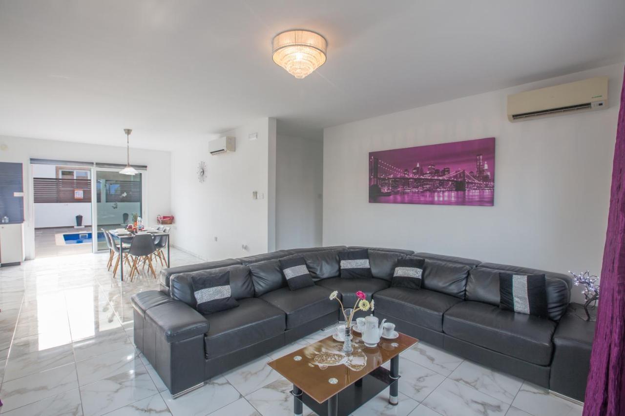 Broadway Villas Protaras Bagian luar foto