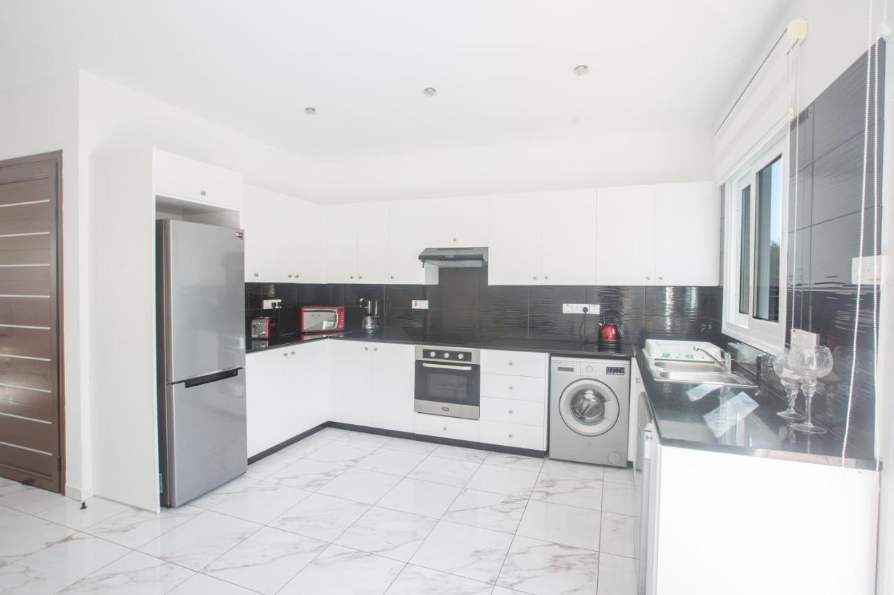 Broadway Villas Protaras Bagian luar foto