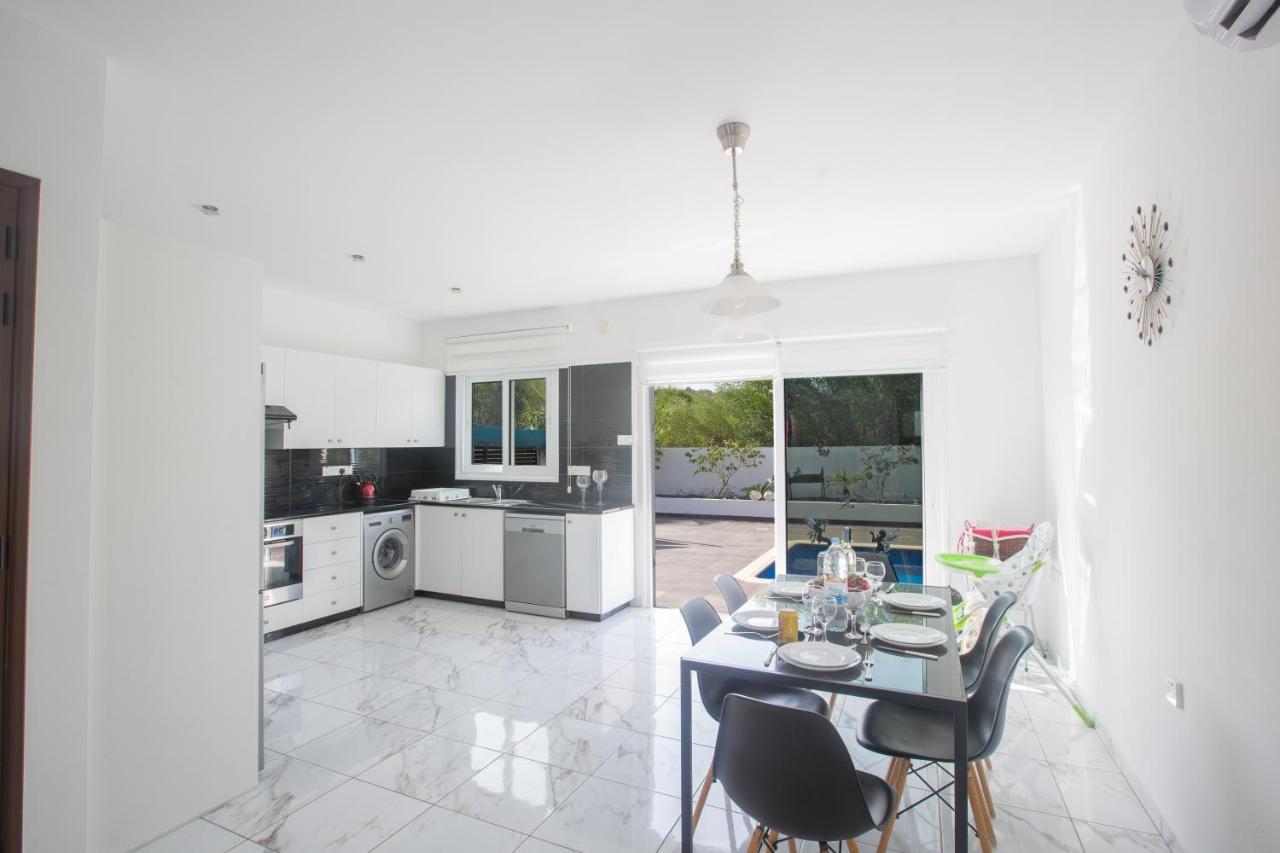 Broadway Villas Protaras Bagian luar foto