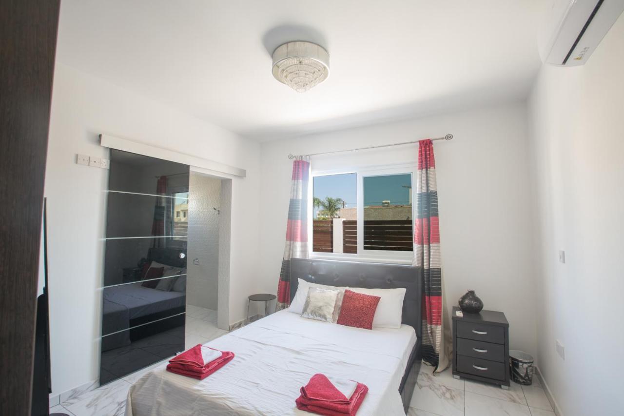 Broadway Villas Protaras Bagian luar foto