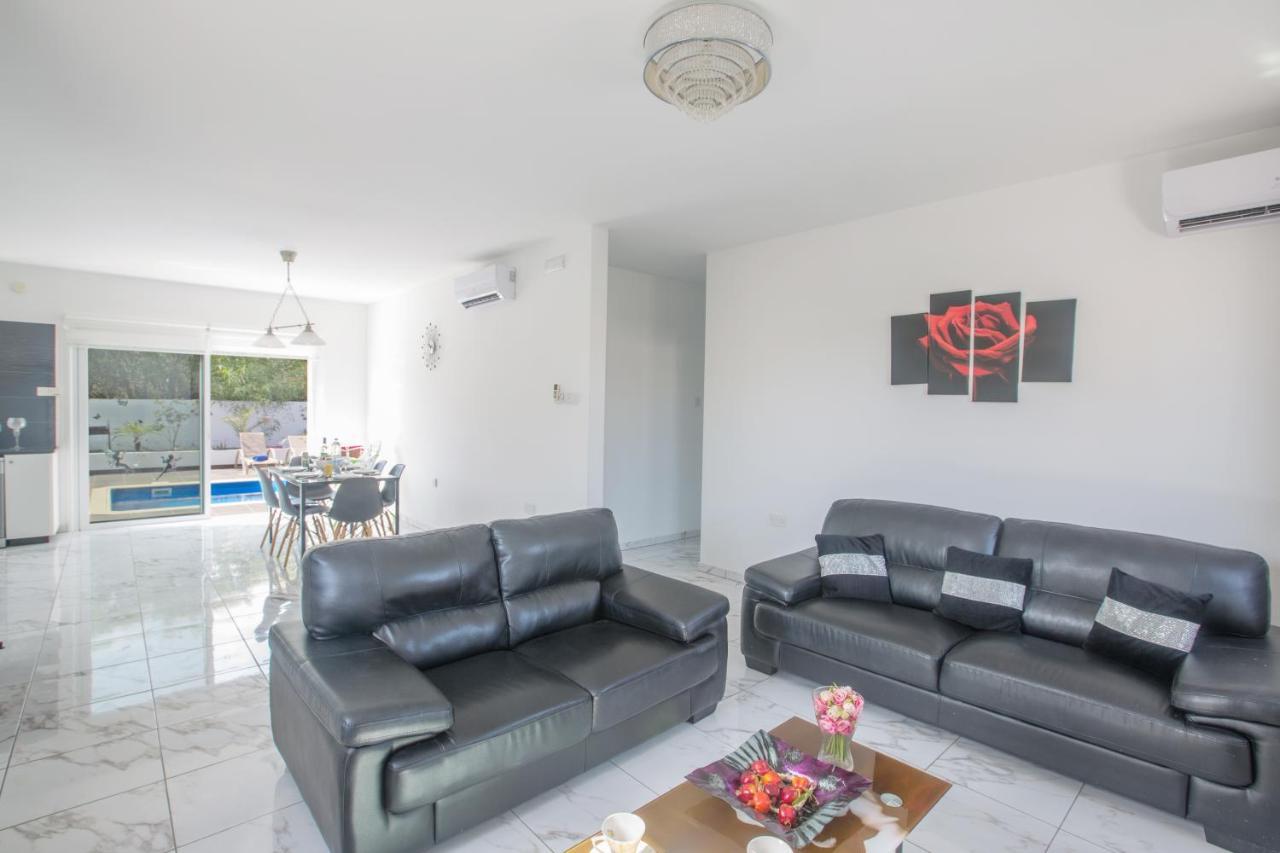 Broadway Villas Protaras Bagian luar foto