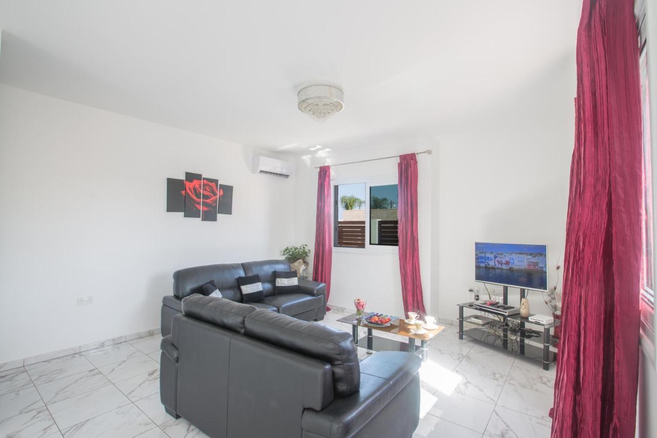 Broadway Villas Protaras Bagian luar foto