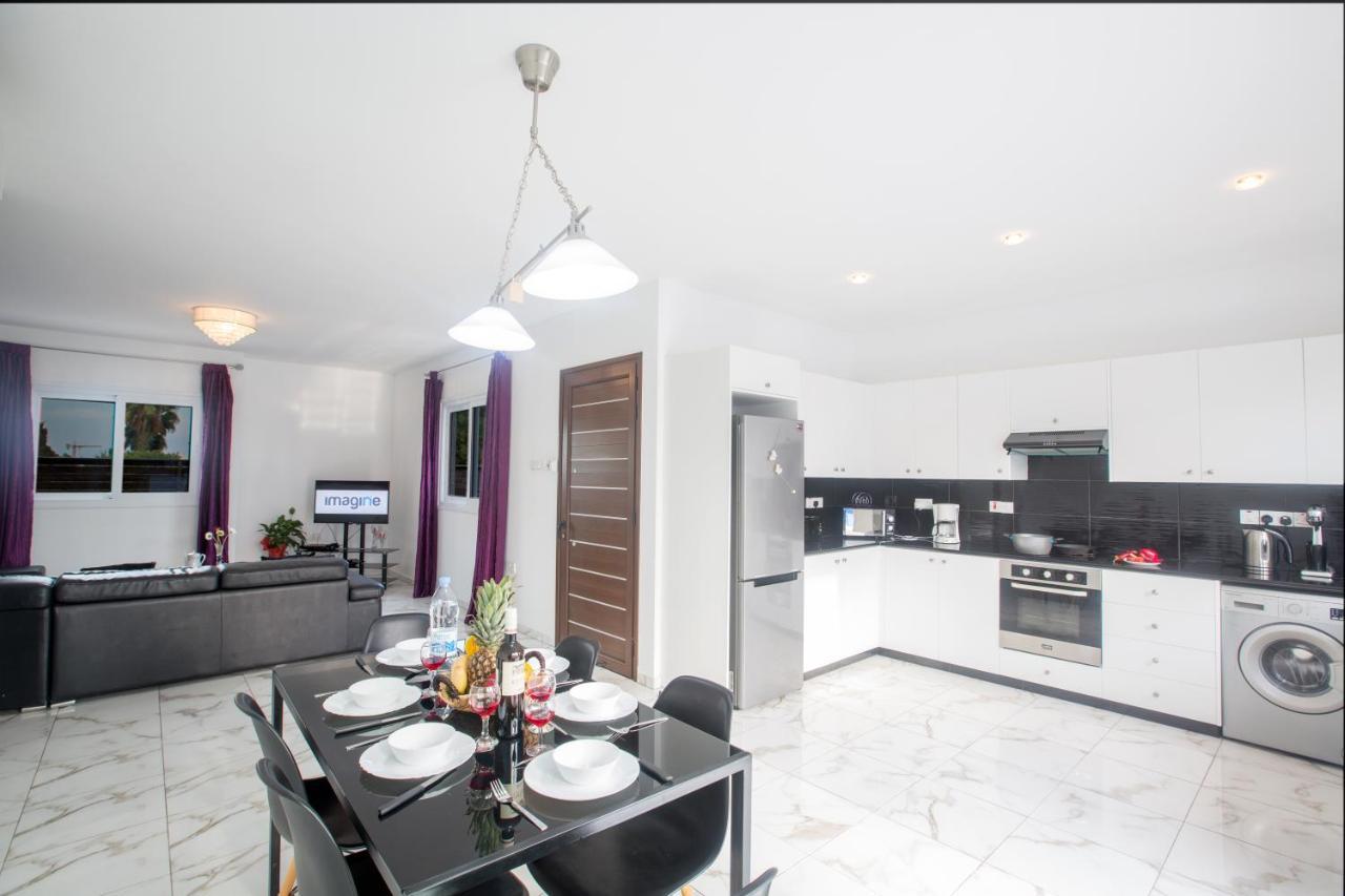 Broadway Villas Protaras Bagian luar foto