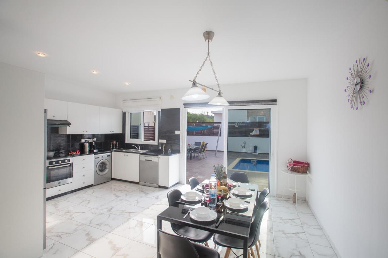 Broadway Villas Protaras Bagian luar foto