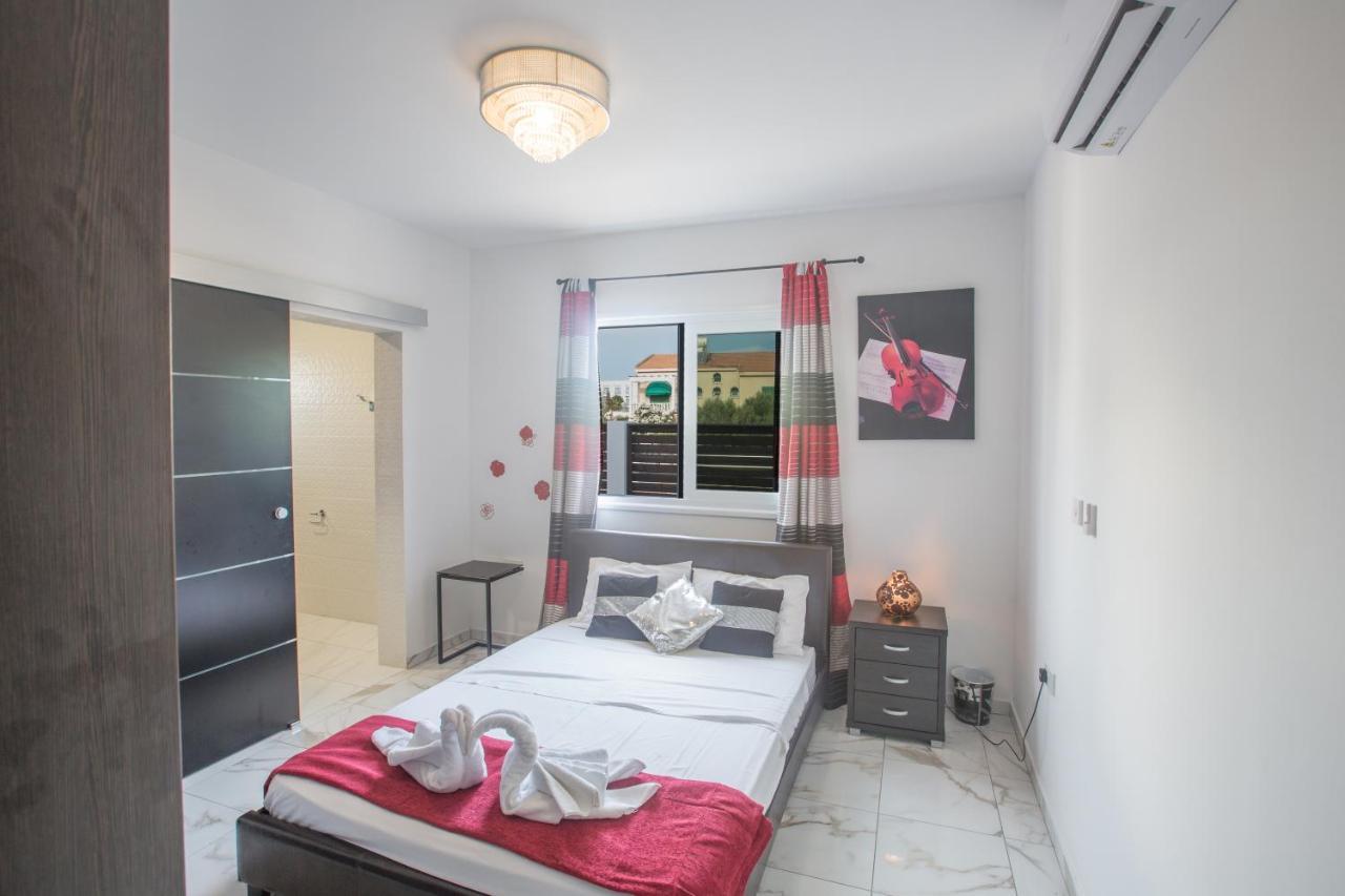 Broadway Villas Protaras Bagian luar foto