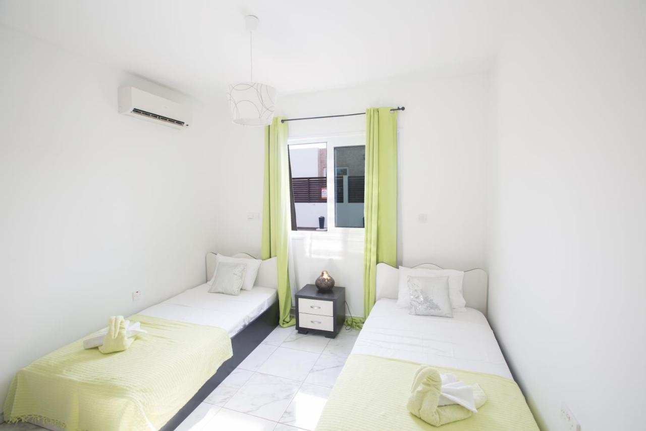 Broadway Villas Protaras Bagian luar foto
